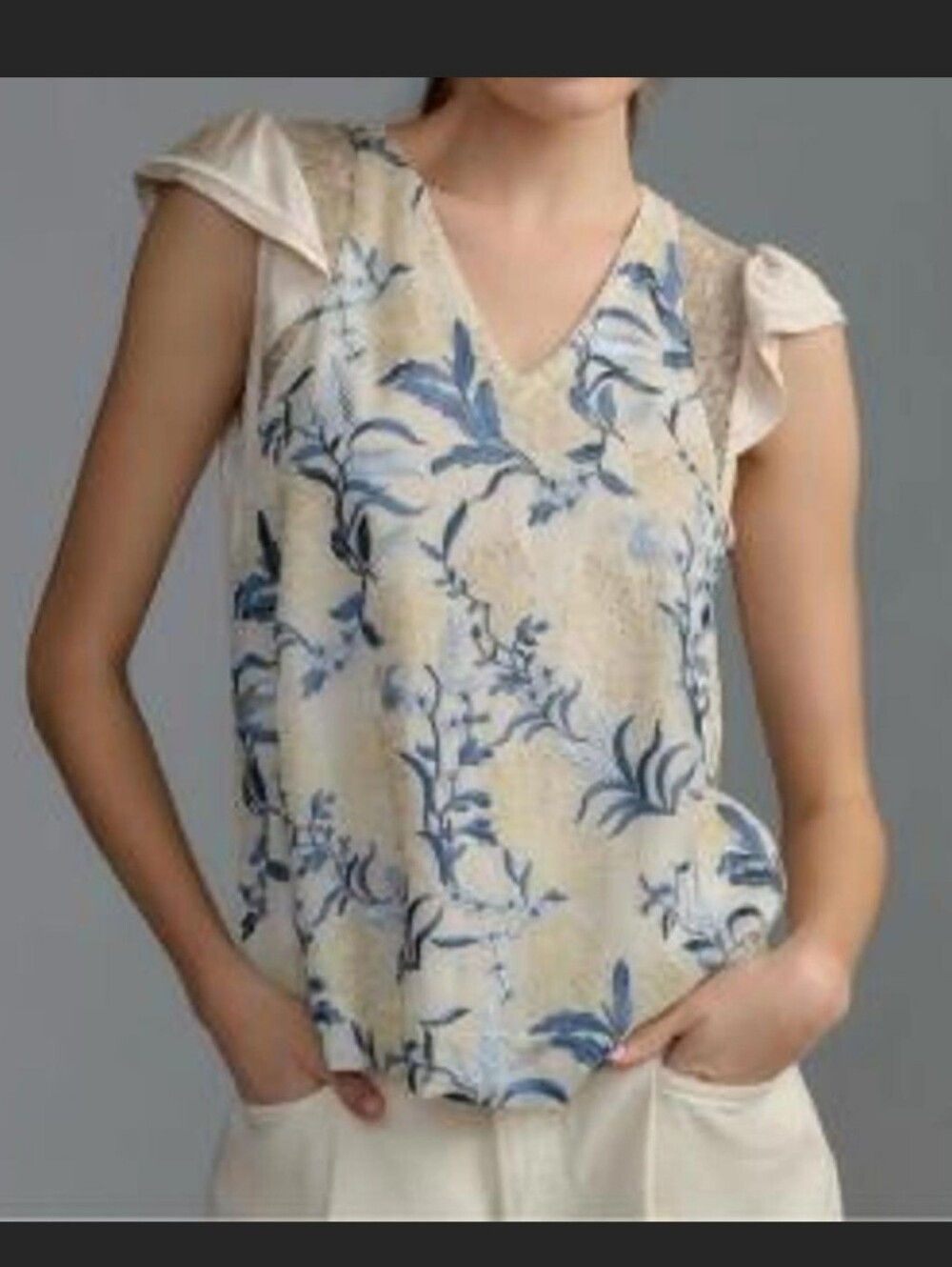 Anthropologie TINY embroidered flutter sleeve Sz M